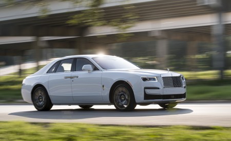 2021 Rolls-Royce Ghost Front Three-Quarter Wallpapers 450x275 (32)
