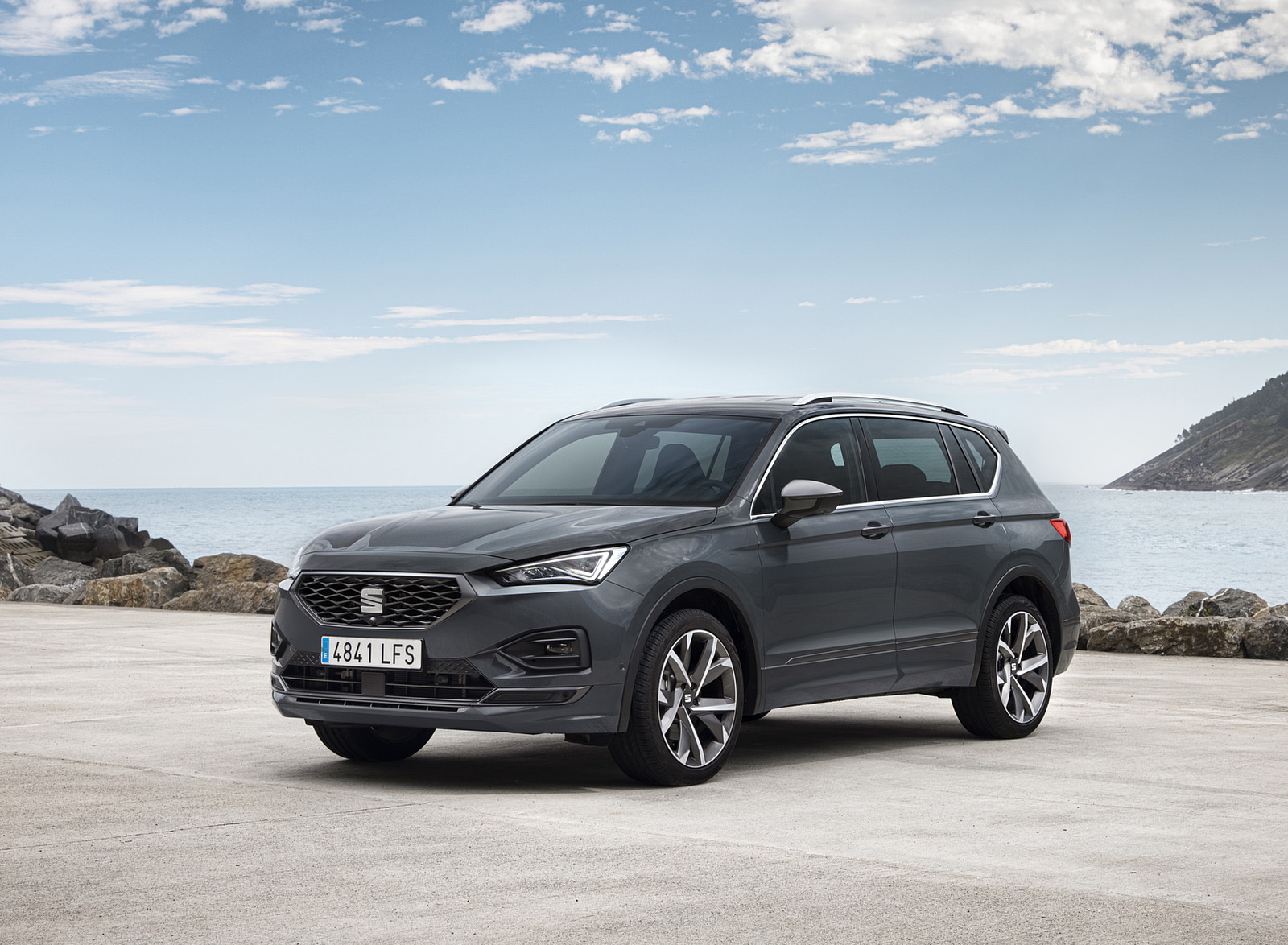 2021 SEAT Tarraco FR Front Three-Quarter Wallpapers #69 of 75