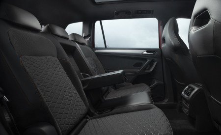 2021 SEAT Tarraco FR Interior Rear Seats Wallpapers 450x275 (46)