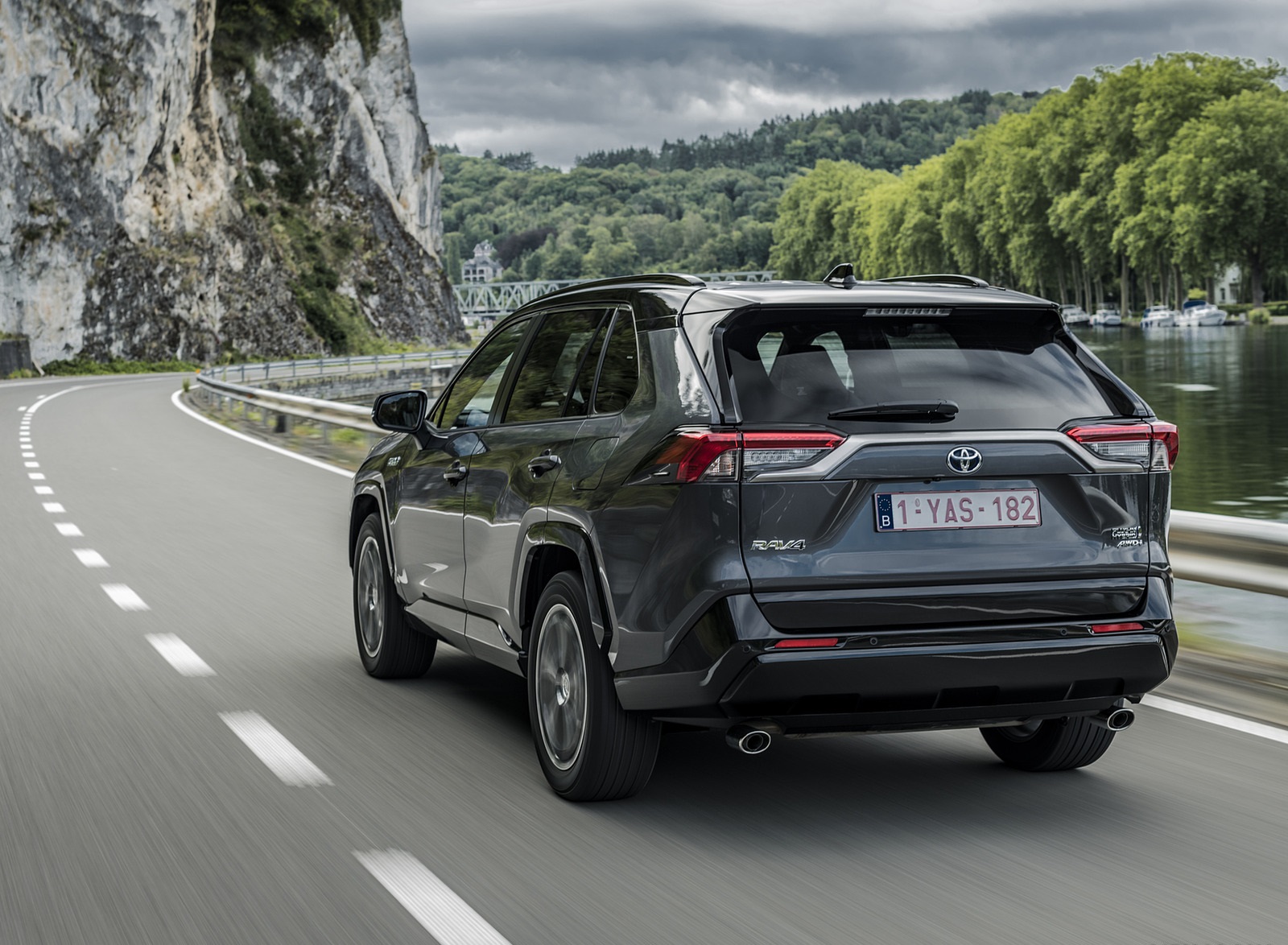 2021 Toyota RAV4 Plug-In Hybrid (Euro-Spec) Rear Wallpapers #12 of 133