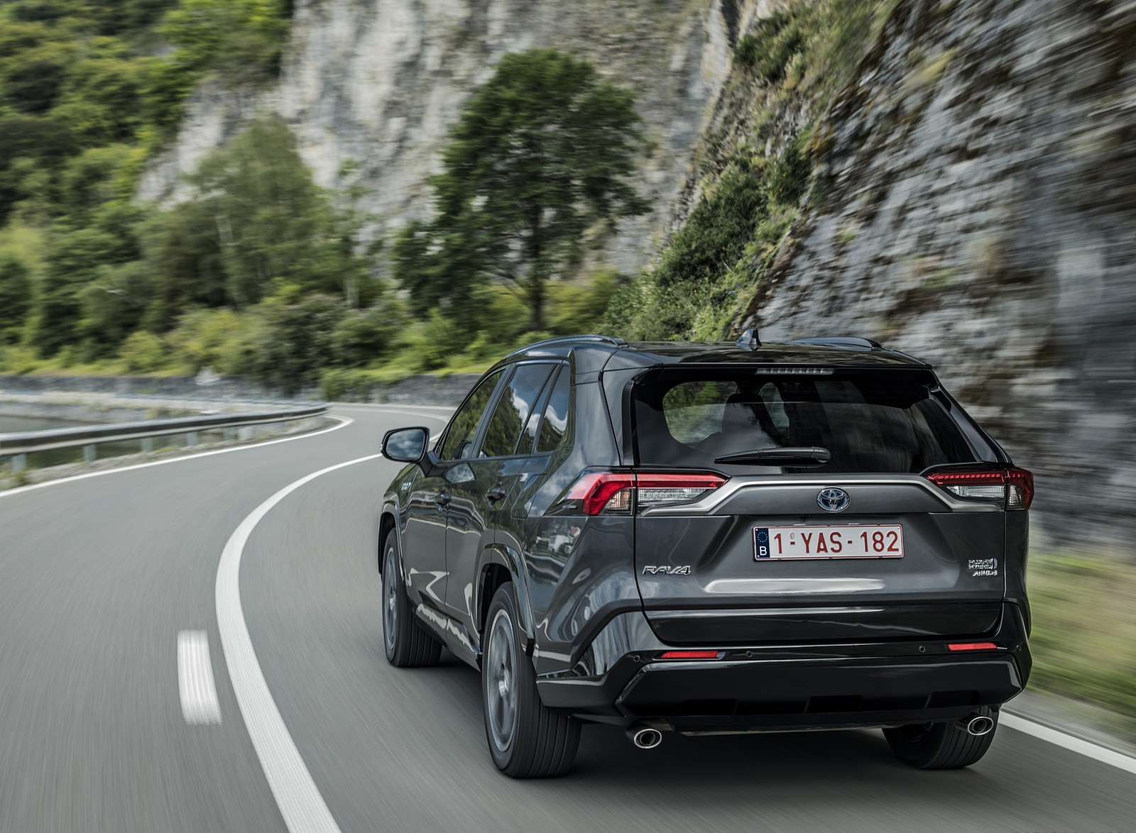 2021 Toyota RAV4 Plug-In Hybrid (Euro-Spec) Rear Wallpapers #33 of 133