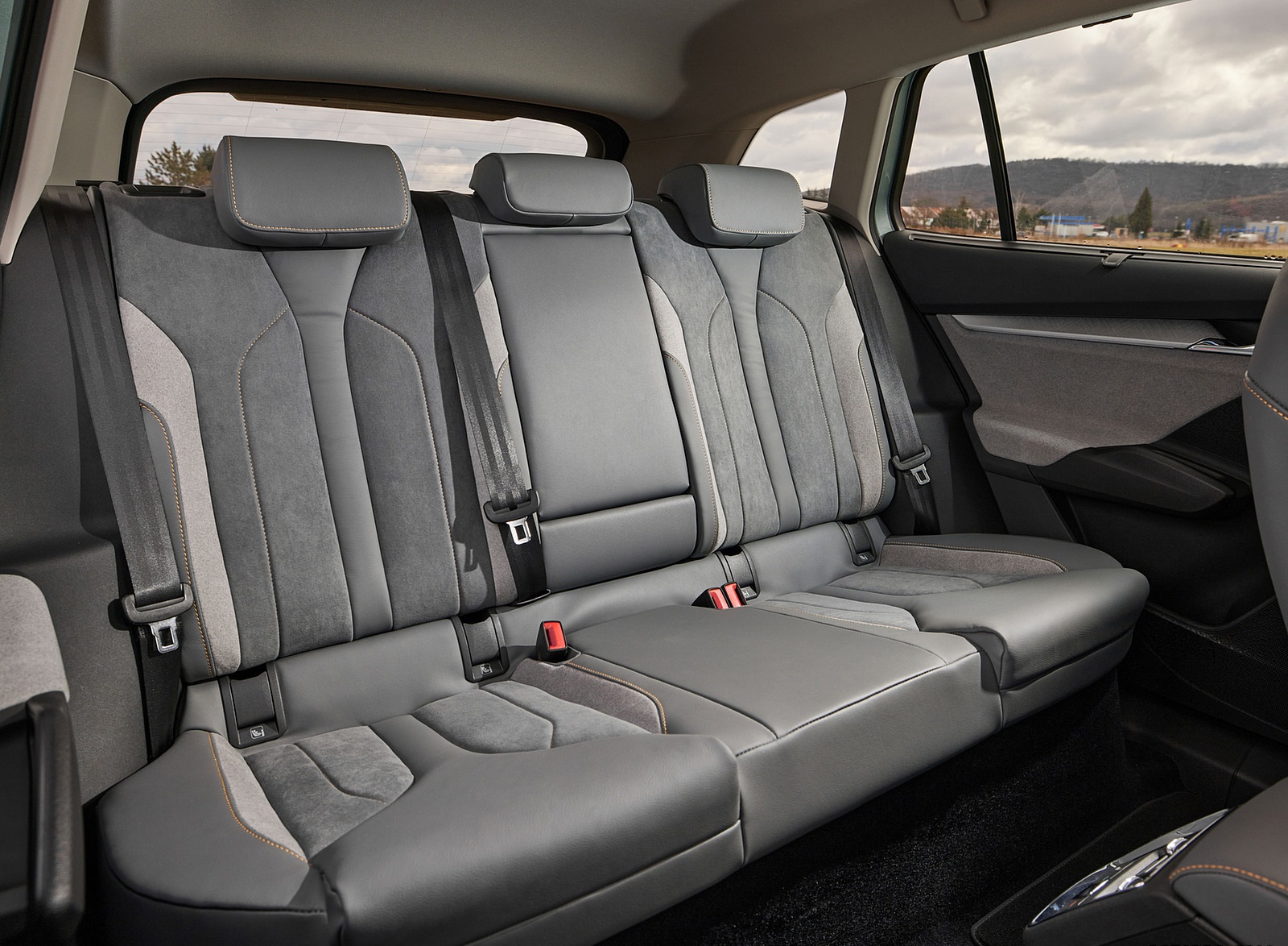 2021 Škoda ENYAQ iV Interior Rear Seats Wallpapers #83 of 184
