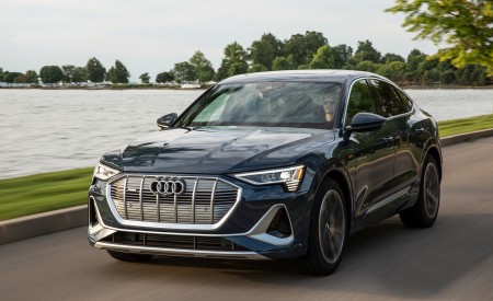 2020 Audi e-tron Sportback S-Line (US-Spec) Front Three-Quarter Wallpapers  450x275 (1)