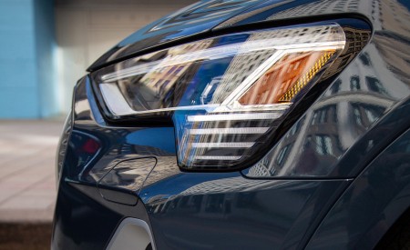 2020 Audi e-tron Sportback S-Line (US-Spec) Headlight Wallpapers 450x275 (30)