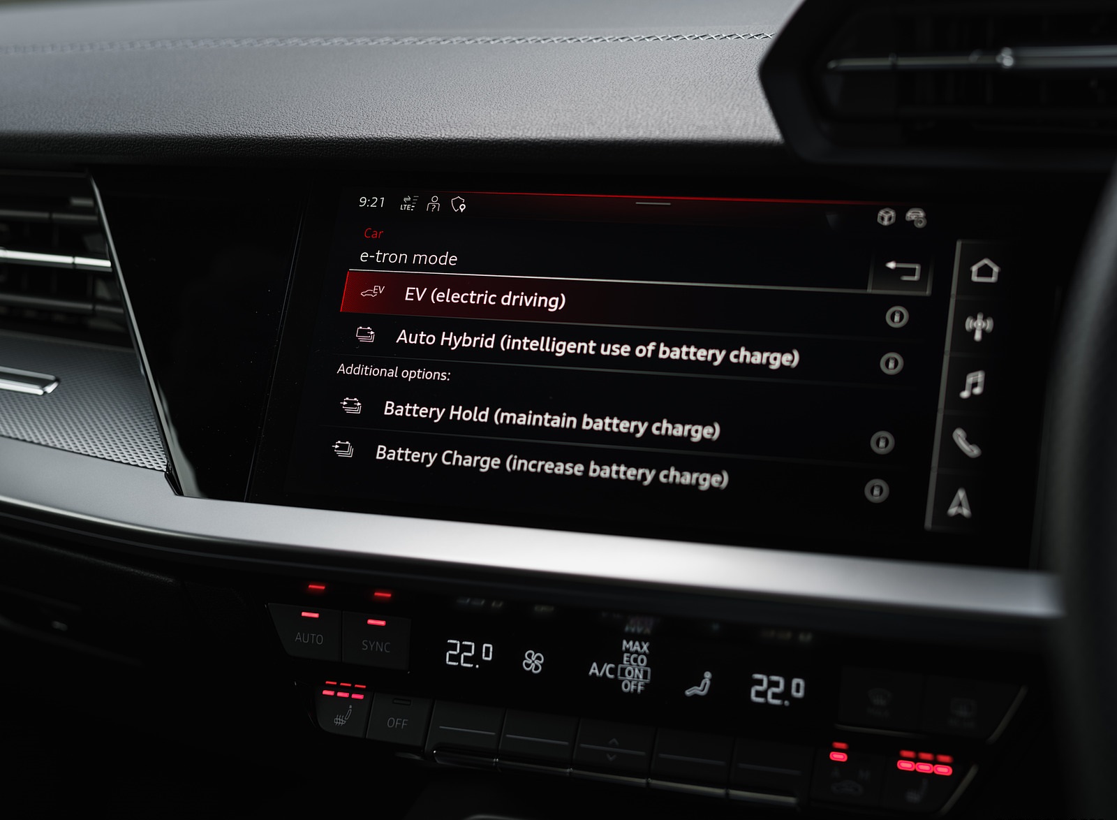 2021 Audi A3 Sportback TFSI e Plug-In Hybrid (UK-Spec) Central Console Wallpapers  #102 of 141