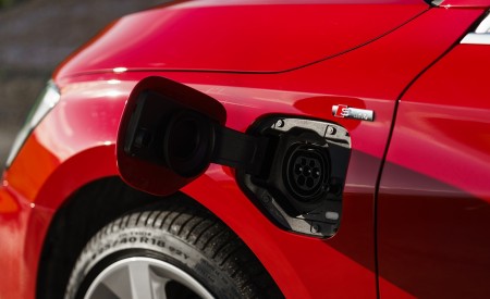 2021 Audi A3 Sportback TFSI e Plug-In Hybrid (UK-Spec) Charging Port Wallpapers  450x275 (65)