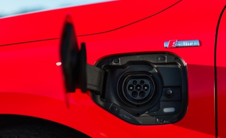 2021 Audi A3 Sportback TFSI e Plug-In Hybrid (UK-Spec) Charging Port Wallpapers 450x275 (64)