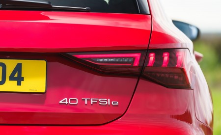 2021 Audi A3 Sportback TFSI e Plug-In Hybrid (UK-Spec) Tail Light Wallpapers  450x275 (69)