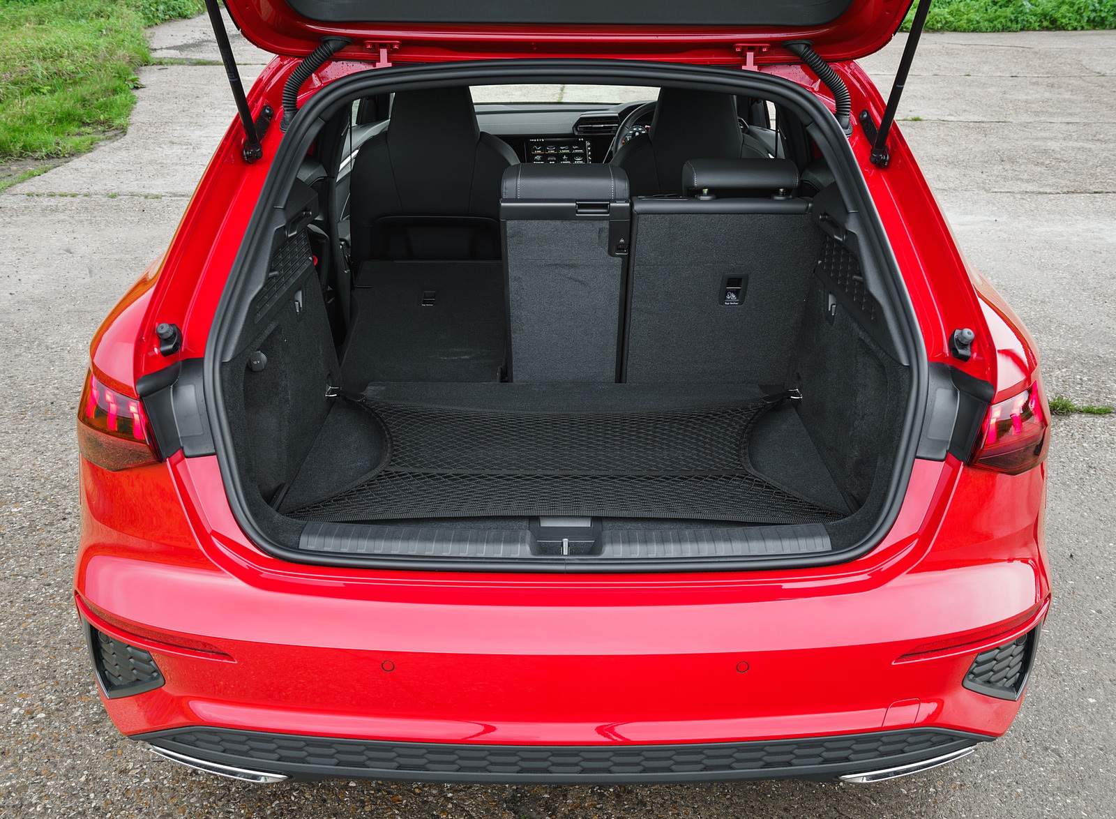 2021 Audi A3 Sportback TFSI e Plug-In Hybrid (UK-Spec) Trunk Wallpapers #126 of 141