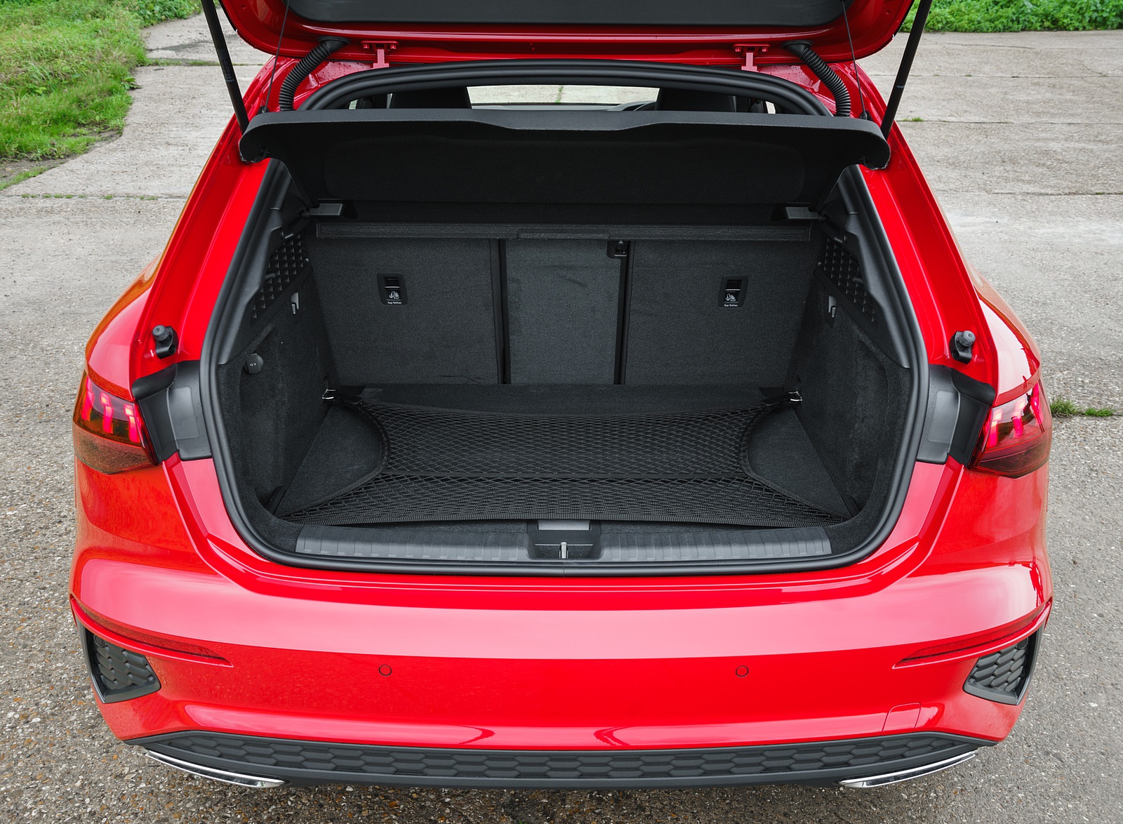 2021 Audi A3 Sportback TFSI e Plug-In Hybrid (UK-Spec) Trunk Wallpapers #128 of 141