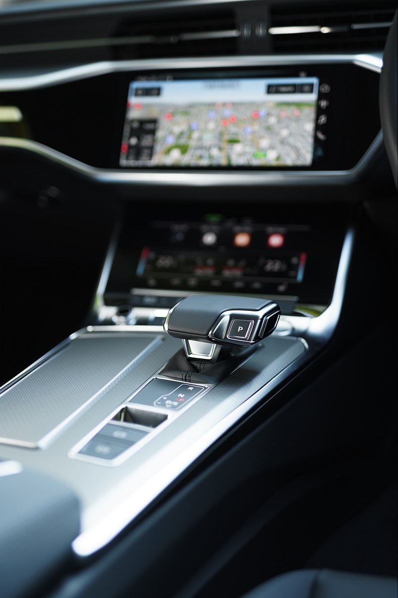 2021 Audi A6 50 TFSI e (UK-Spec) Central Console Wallpapers  #70 of 80