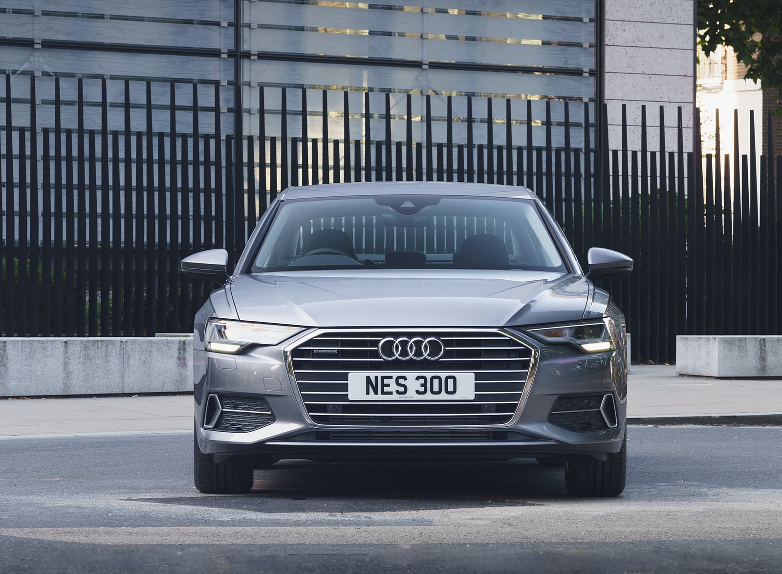 2021 Audi A6 50 TFSI e (UK-Spec) Front Wallpapers #33 of 80