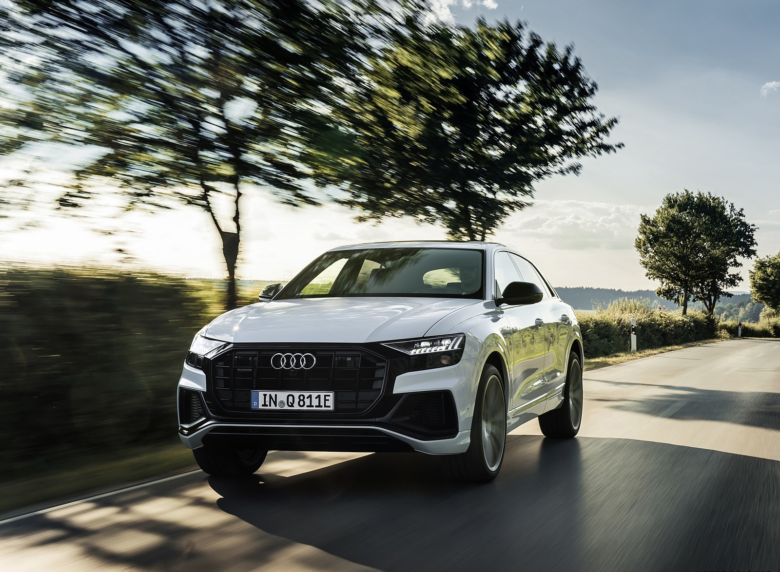 2021 Audi Q8 TFSI e Plug-In Hybrid (Color: Glacier White) Front Wallpapers (7)