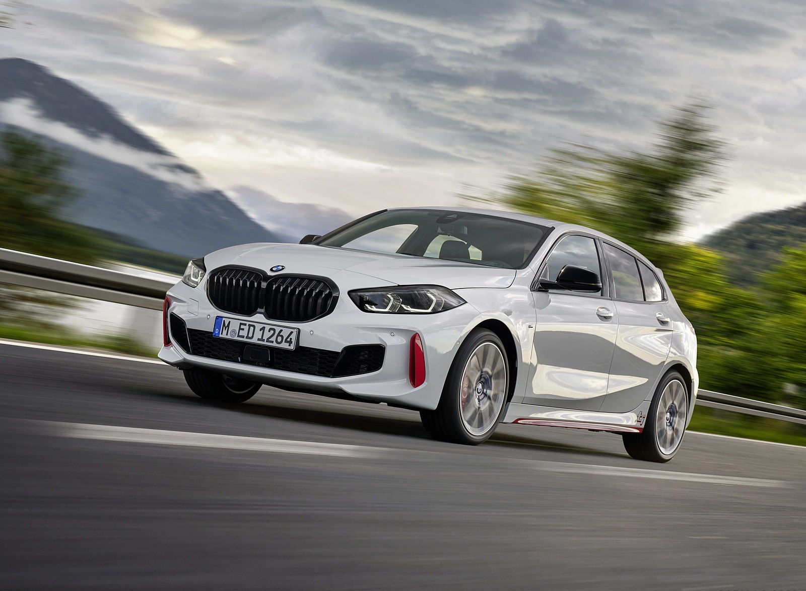 2021 BMW 128ti Front Three-Quarter Wallpapers  (10)