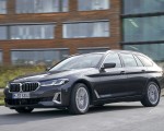 2021 BMW 5 Series Touring Front Three-Quarter Wallpapers  150x120 (52)
