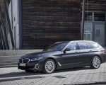 2021 BMW 5 Series Touring Front Three-Quarter Wallpapers  150x120 (60)