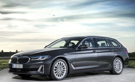 2021 BMW 5 Series Touring Front Three-Quarter Wallpapers 450x275 (70)