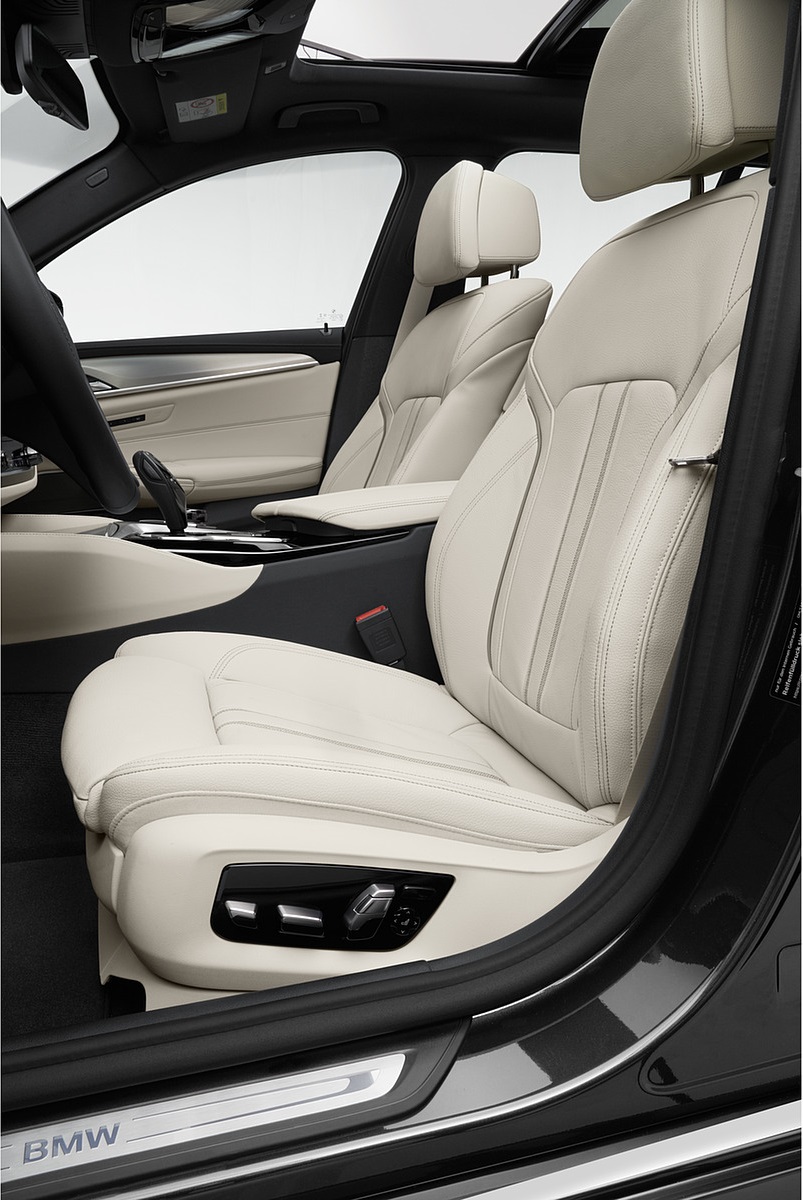 2021 BMW 5 Series Touring Interior Front Seats Wallpapers #38 of 106