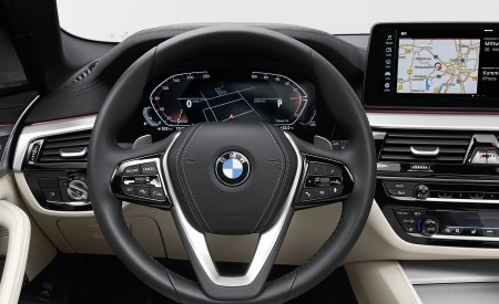 2021 BMW 5 Series Touring Interior Steering Wheel Wallpapers 450x275 (31)