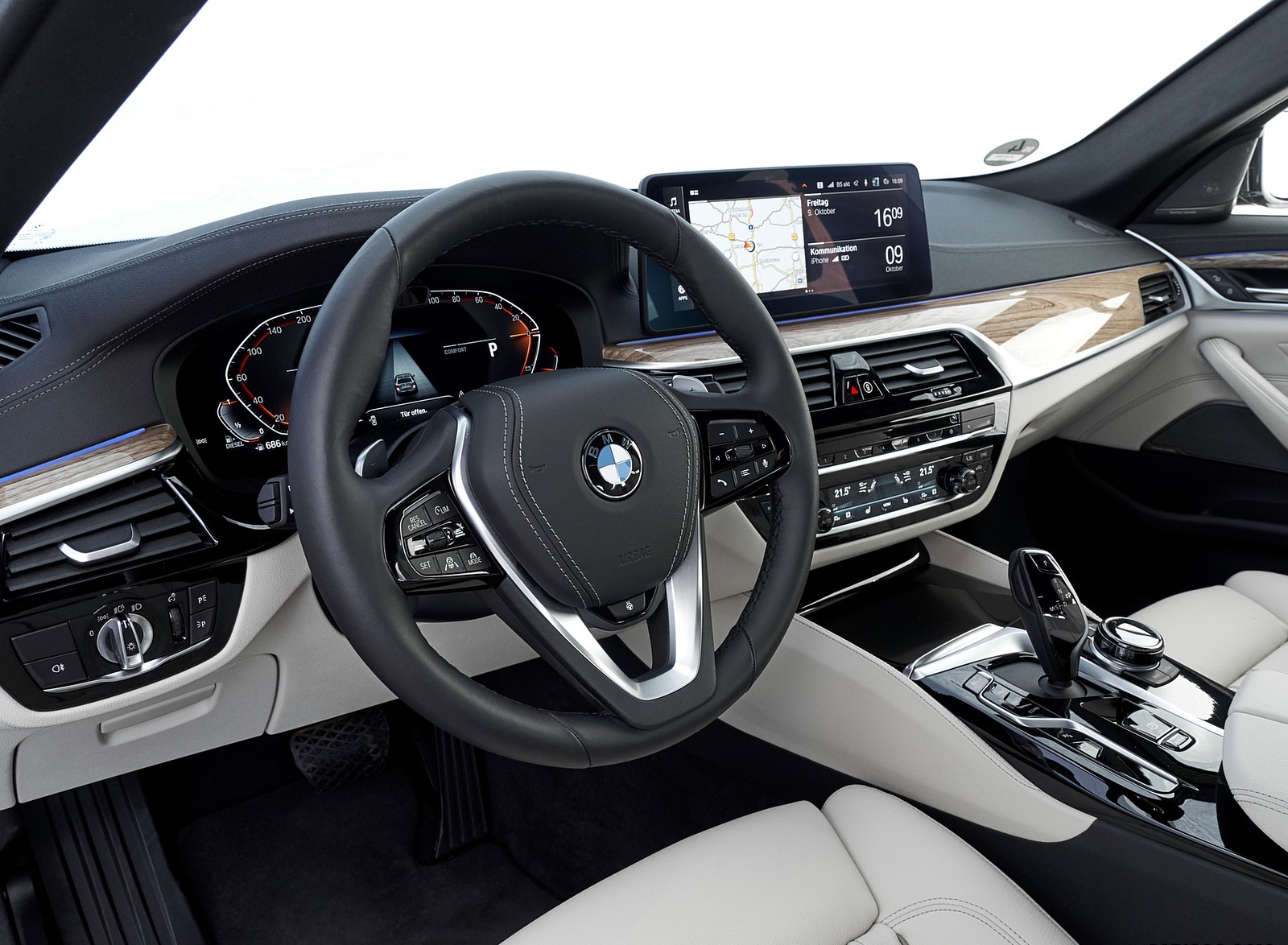 2021 BMW 5 Series Touring Interior Wallpapers #93 of 106