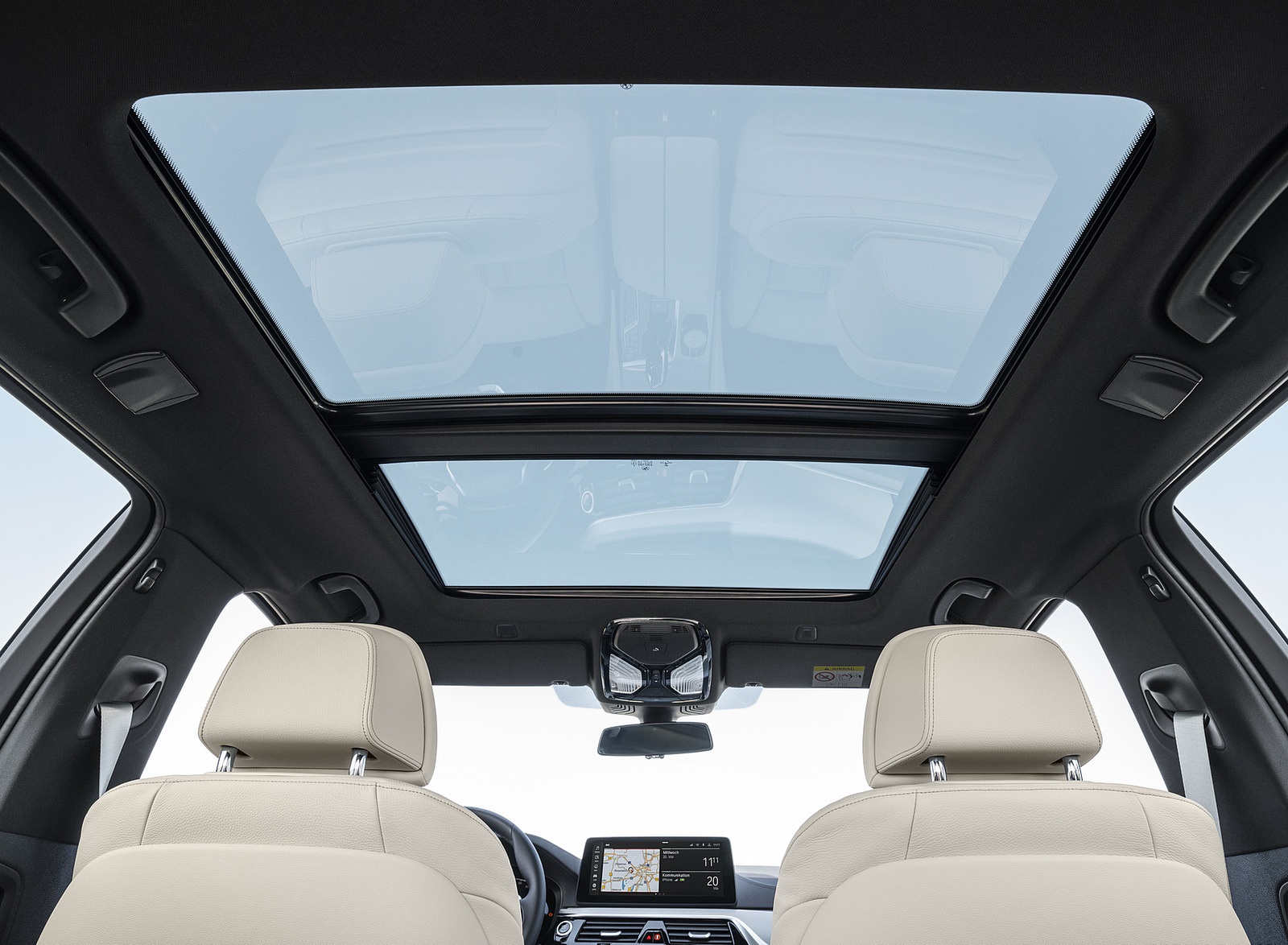 2021 BMW 5 Series Touring Panoramic Roof Wallpapers #40 of 106