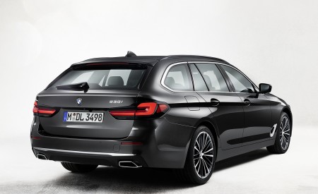 2021 BMW 5 Series Touring Rear Three-Quarter Wallpapers 450x275 (19)