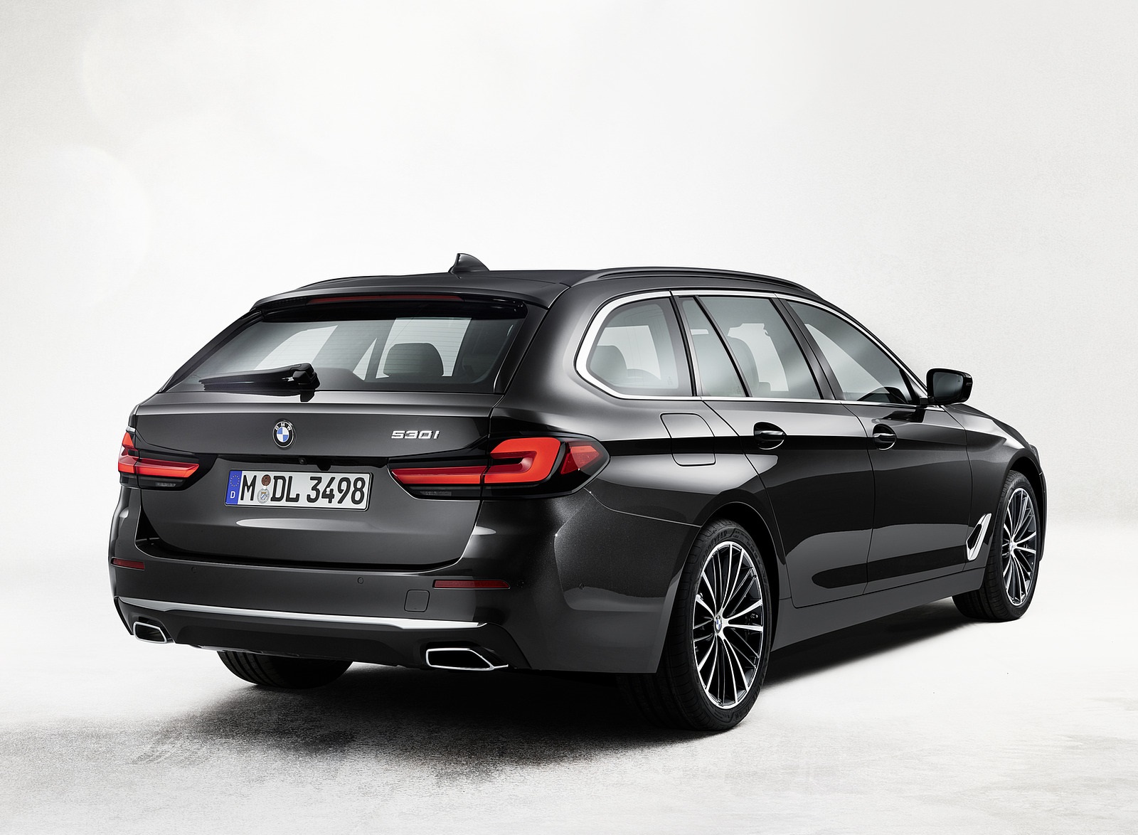 2021 BMW 5 Series Touring Rear Three-Quarter Wallpapers #19 of 106