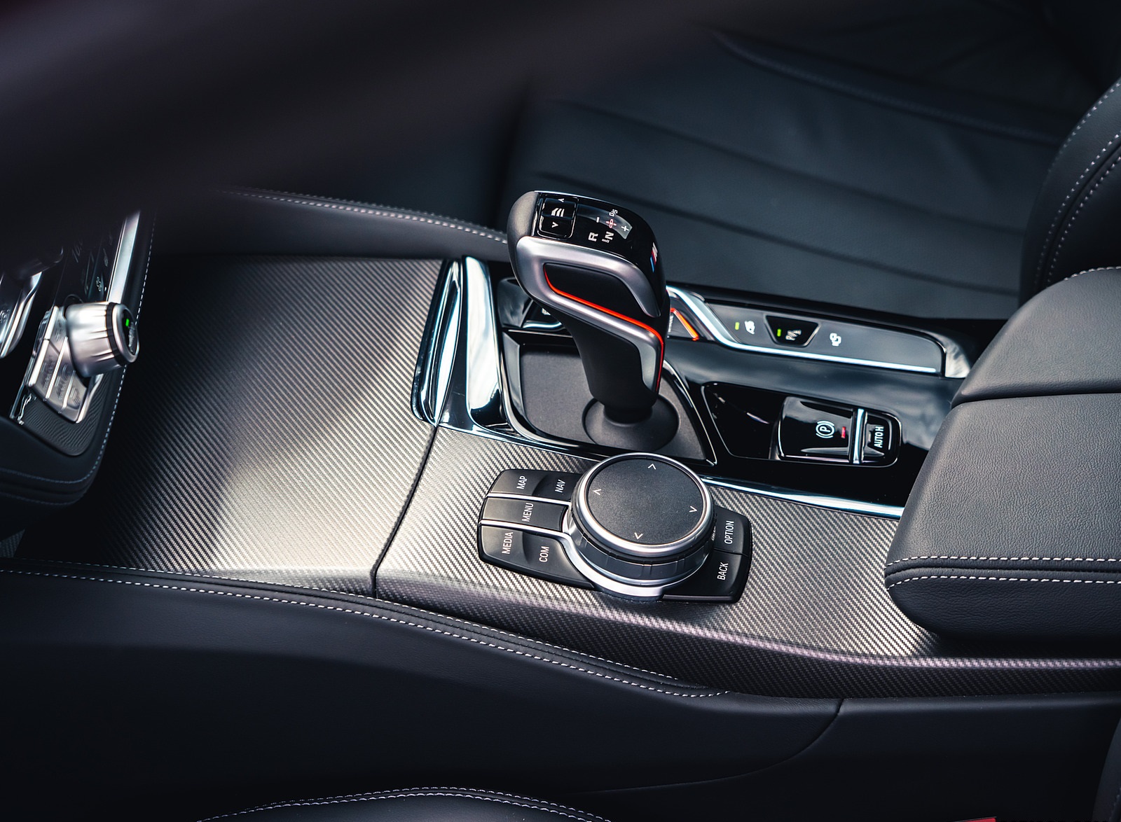 2021 BMW M5 Competition (UK-Spec) Central Console Wallpapers #45 of 49