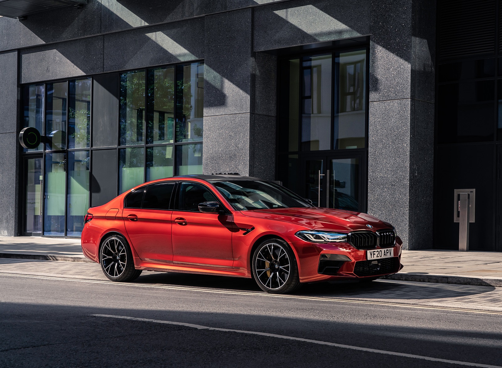2021 BMW M5 Competition (UK-Spec) Front Three-Quarter Wallpapers #16 of 49