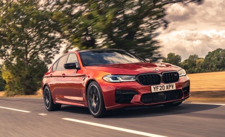 2021 BMW M5 Competition (UK-Spec) Front Three-Quarter Wallpapers 450x275 (2)