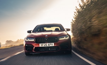 2021 BMW M5 Competition (UK-Spec) Front Wallpapers  450x275 (12)