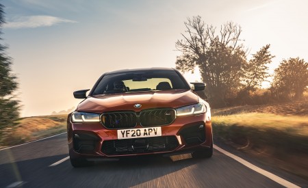 2021 BMW M5 Competition (UK-Spec) Front Wallpapers 450x275 (13)