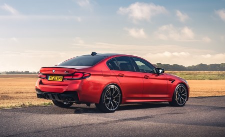 2021 BMW M5 Competition (UK-Spec) Rear Three-Quarter Wallpapers 450x275 (15)