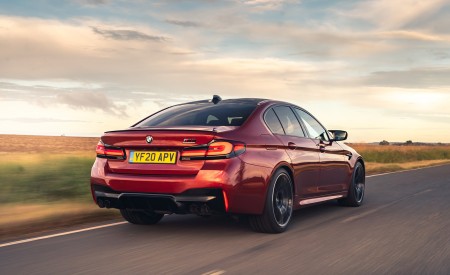 2021 BMW M5 Competition (UK-Spec) Rear Three-Quarter Wallpapers 450x275 (5)