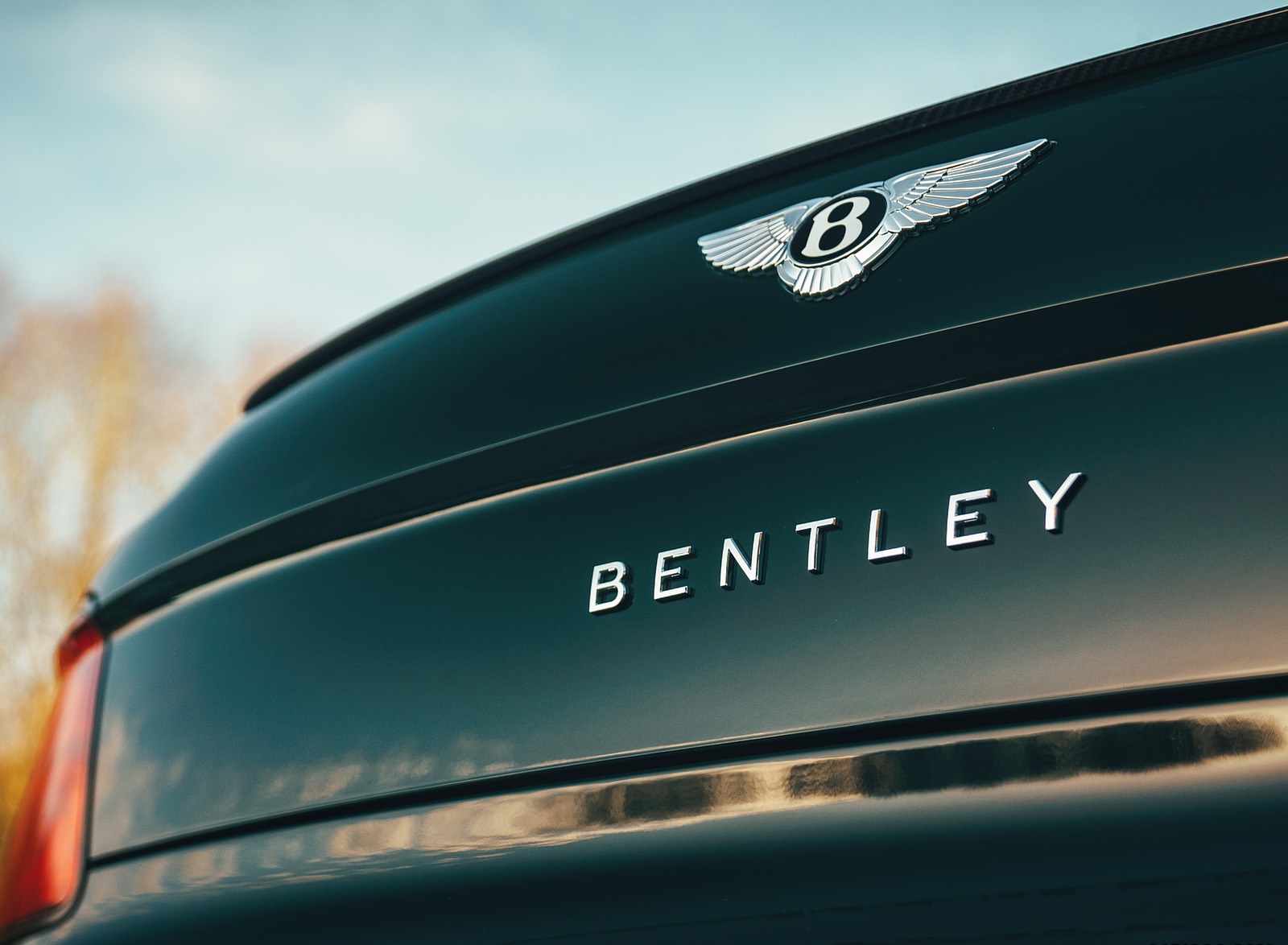 2021 Bentley Flying Spur V8 Badge Wallpapers #48 of 91
