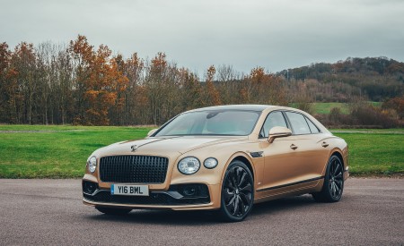 2021 Bentley Flying Spur V8 Front Three-Quarter Wallpapers 450x275 (59)