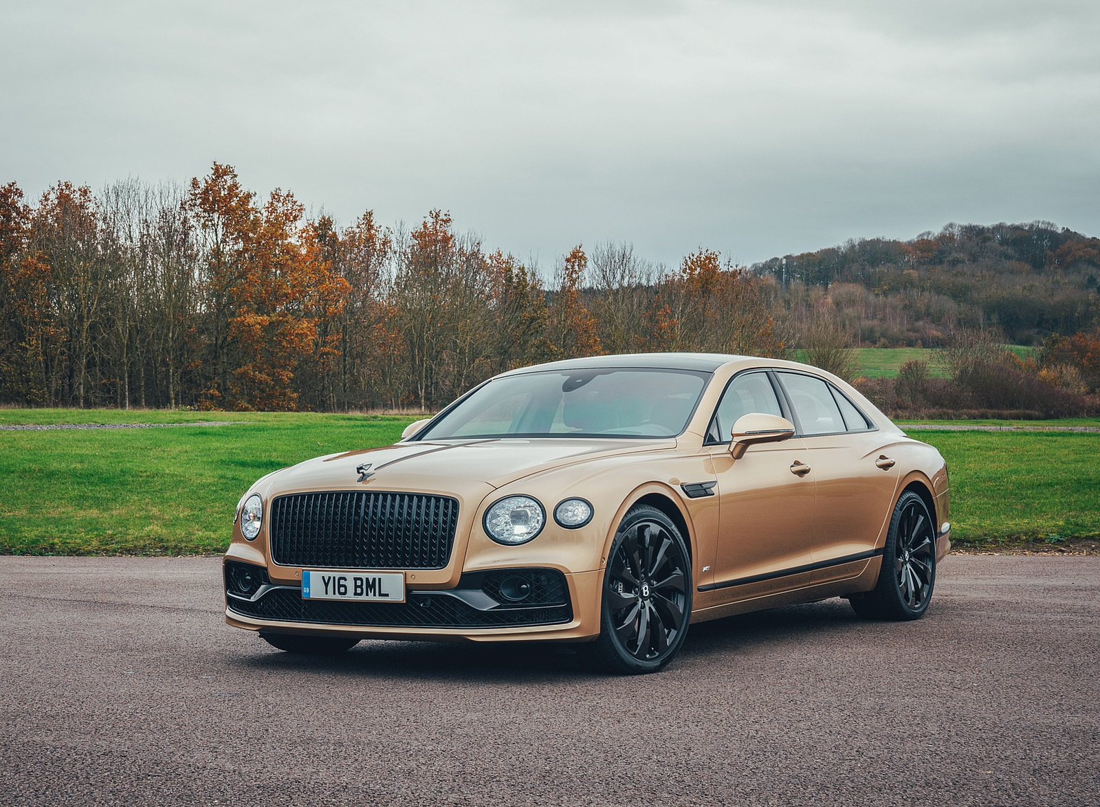 2021 Bentley Flying Spur V8 Front Three-Quarter Wallpapers #59 of 91