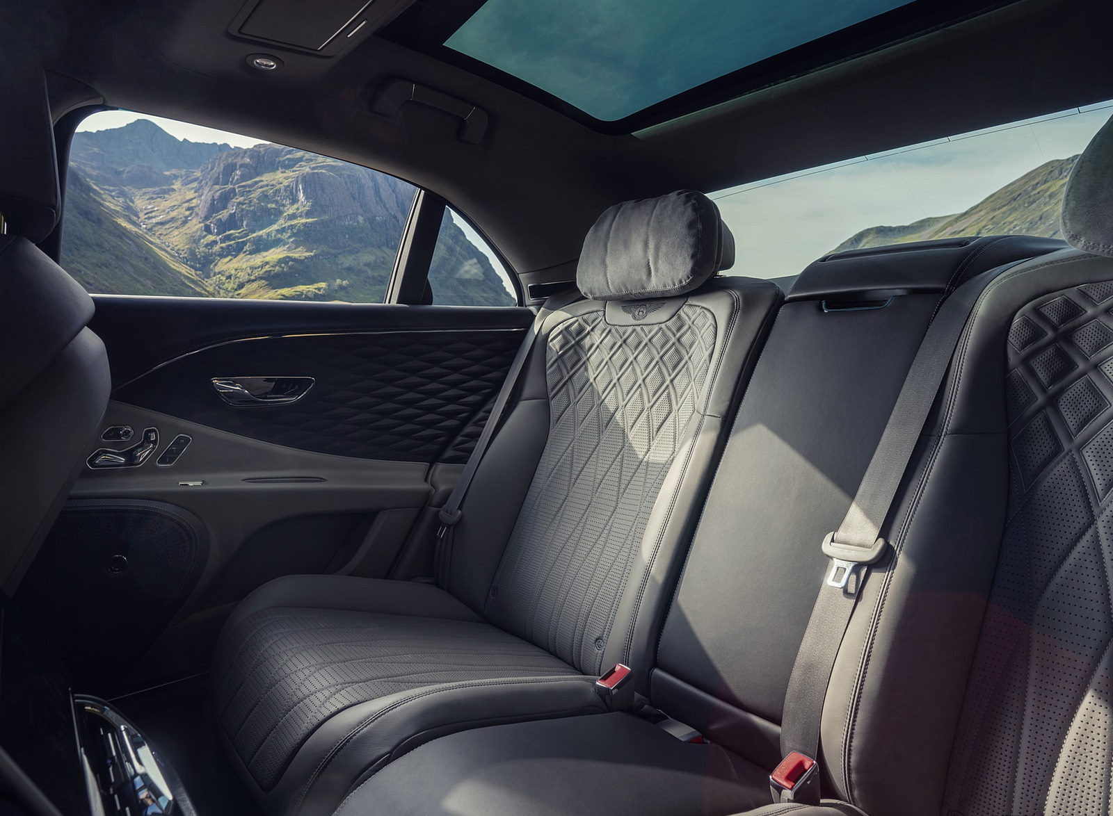 2021 Bentley Flying Spur V8 Interior Rear Seats Wallpapers #25 of 91
