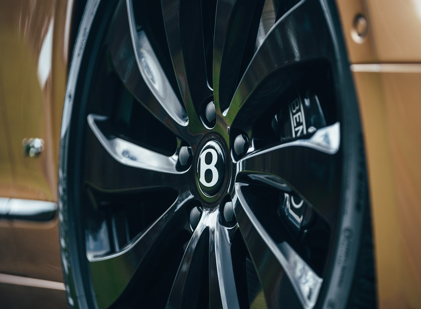 2021 Bentley Flying Spur V8 Wheel Wallpapers  #64 of 91