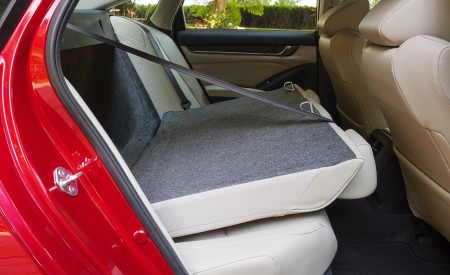 2021 Honda Accord Hybrid Interior Rear Seats Wallpapers 450x275 (18)