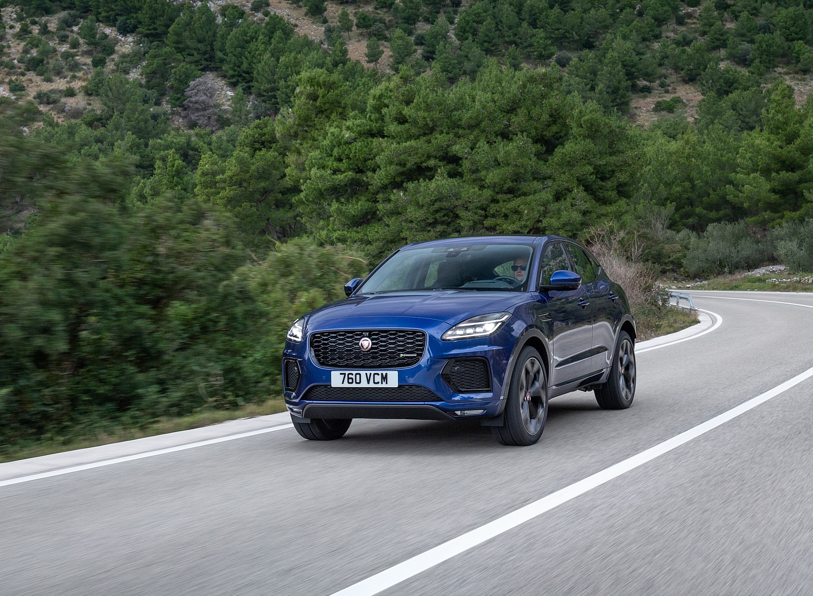 2021 Jaguar E-PACE Front Three-Quarter Wallpapers  (4)