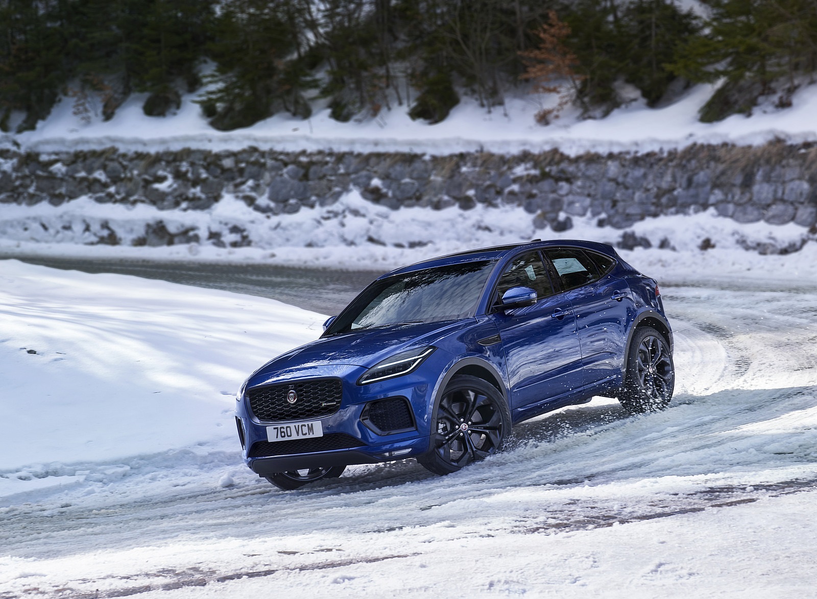 2021 Jaguar E-PACE Front Three-Quarter Wallpapers (9)