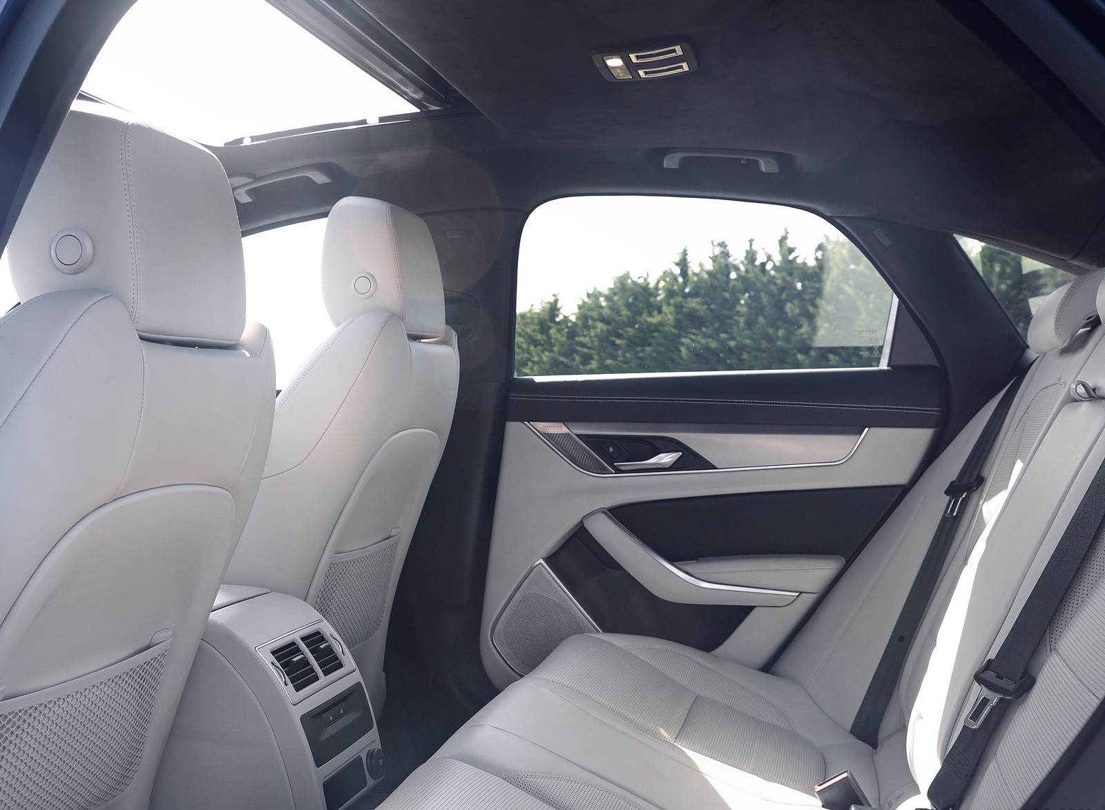 2021 Jaguar XF Interior Rear Seats Wallpapers #58 of 59