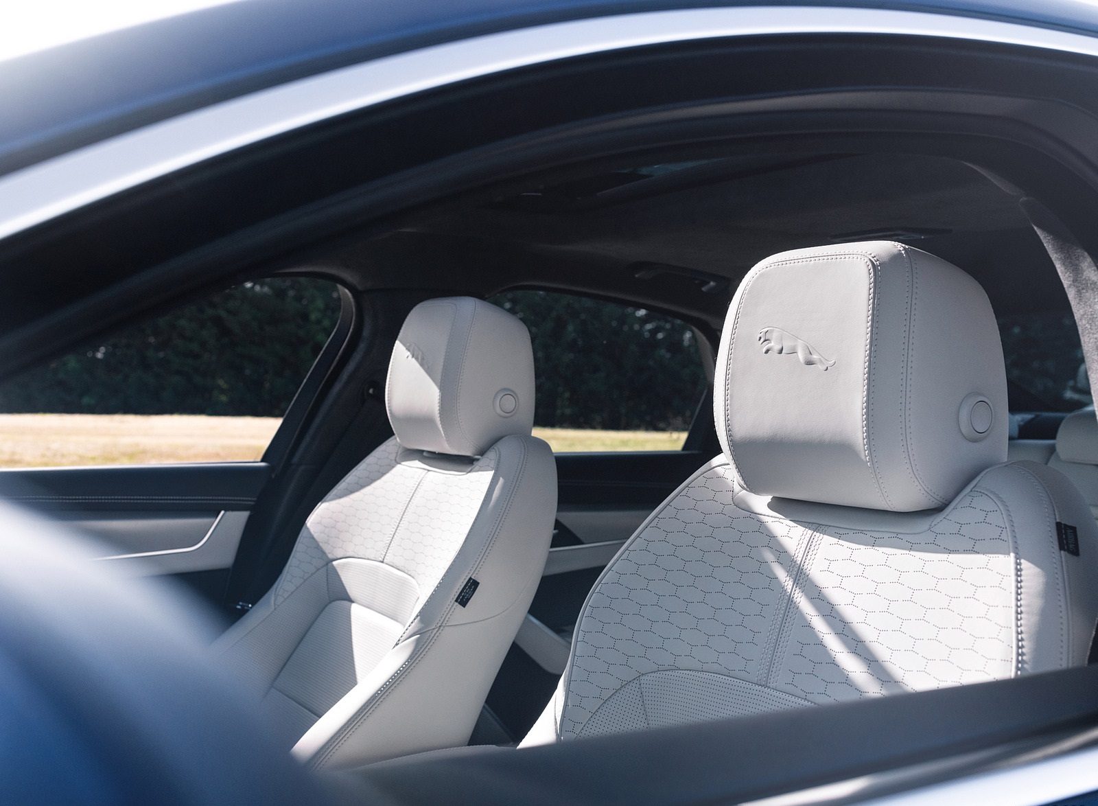 2021 Jaguar XF Interior Seats Wallpapers #44 of 59