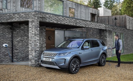 2021 Land Rover Discovery Sport P300e PHEV Front Three-Quarter Wallpapers 450x275 (6)