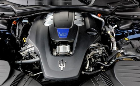 2021 Maserati Ghibli SQ4 GranLusso Engine Wallpapers 450x275 (17)
