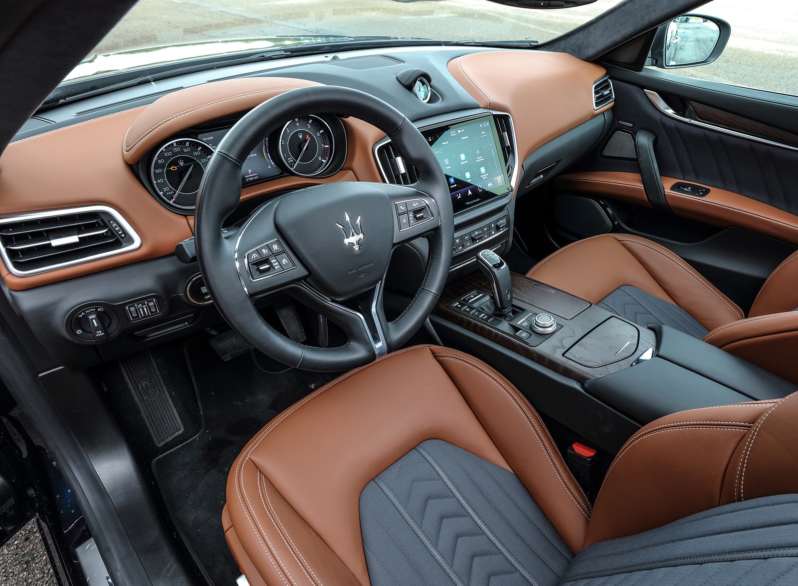 Maserati Ghibli 2021