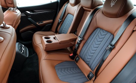 2021 Maserati Ghibli SQ4 GranLusso Interior Rear Seats Wallpapers 450x275 (25)