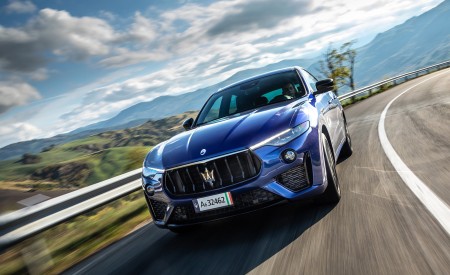 2021 Maserati Levante GranSport Front Wallpapers 450x275 (4)