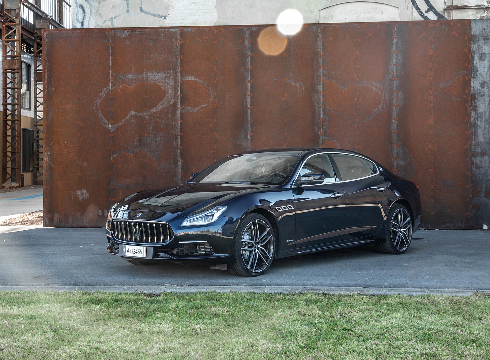 2021 Maserati Quattroporte SQ4 GranLusso Front Three-Quarter Wallpapers #9 of 18